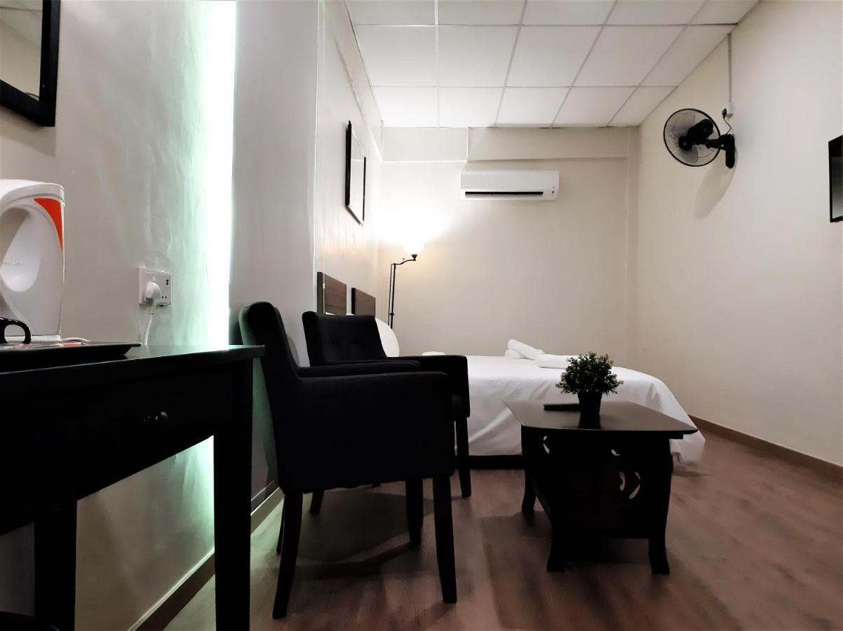 Blue Eyes Hotel Kepala Batas  Dış mekan fotoğraf